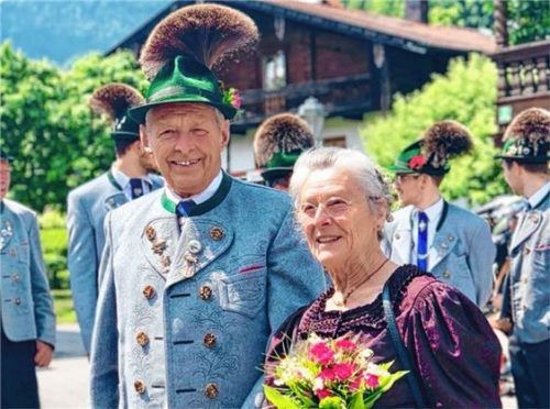 Das Jubelpaar Hilde und Schorsch Gstatter: Die Eheleute feierten ihre goldene Hochzeit.
