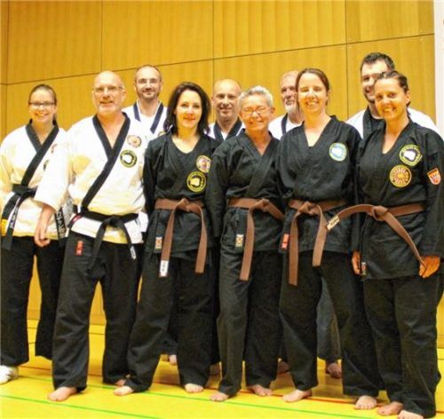Das Kun-Tai-Ko-Dojo in Brannenburg kann sich über sieben neue Meisterschüler freuen.