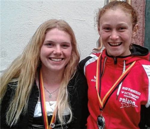 Die KKR-Sportlerinnen Maria Weber (links) und Aurelia Kirn konnten sich über Silber bei der DM freuen.