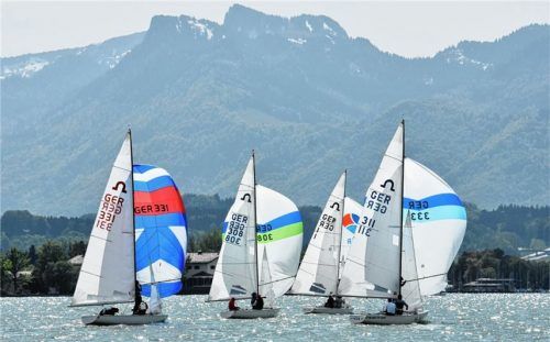 Die Soling-Segler fanden beim Omega-Cup des Chiemsee Yacht Clubs sehr gute Bedingungen vor. Foto  Niessen