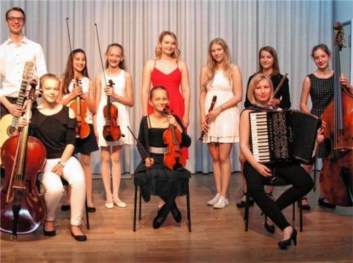 Die Talentförderklasse der Musikschule freut sich über das gelungene KonzertFoto re