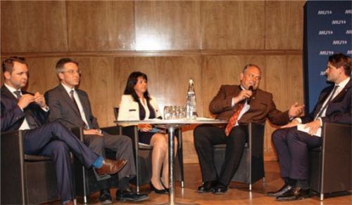 Diskutierten: Von links MdB Dr. Andreas Lenz, MdL Otto Lederer, Walentina Dahms (MU), Roland Bräger, Schlossbrauerei Maxlrain, Dr. Thomas Geppert, Dehoga. Foto sen