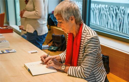 Einen anderen Blick auf das Weltgeschehen vermittelte Gabriele Krone-Schmalz bei ihrem Vortrag über ihr neues Buch „Eiszeit – wie Russland dämonisiert wird und warum das so gefährlich ist“.