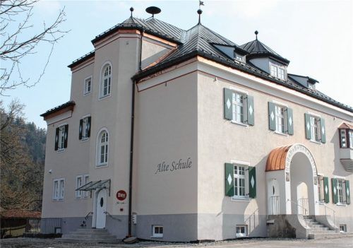 Geschlossen: Bis auf Weiteres sind die beiden Sonderausstellungen des Müllner-Peter-Museumsvereins im Alten Schulhaus in Sachrang nicht zu sehen. Foto Rehberg