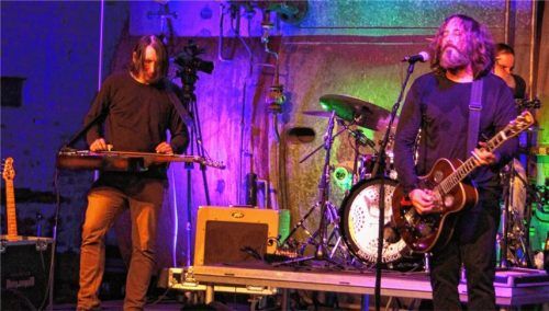 Gitarrenzauberer aus den USA: Brother Dege (rechts) und sein Begleitgitarrist Tom Portman.Foto Friedrich