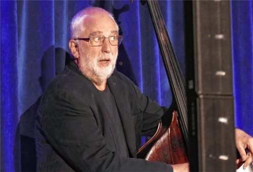 Hans „Han’s“ Klaffl ist auch als pensionierter Lehrer der ewige Schulskeptiker. Foto Janka