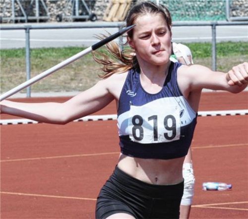 Johanna Mußner vom TSV Bad Endorf wurde Vizemeisterin im Speerwurf, Kugelstoßen und Diskuswurf der Jugend W13.Fotos Stuffer