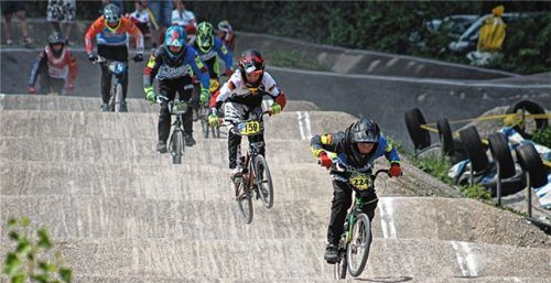 Johannes Kuba (Nummer 159) vom Maloja BMX-Team aus Kolbermoor verfehlte nur knapp einen Stockerlplatz.Foto Lang