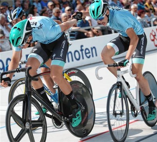 Leslie Lührs und Linus Rosner sammelten bei der Vier-Bahnen-Tournee besondere Erfahrungen und wurden Zweite in der Gesamtwertung.Foto Deines