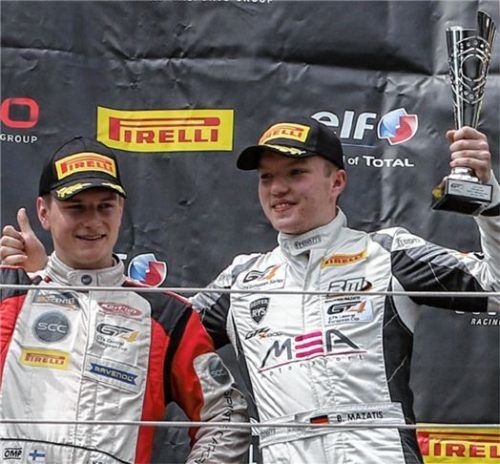 Nach vier Rennen haben Benjamin Mazatis aus Bruckmühl (rechts) und sein finnischer Teamkollege Ilmari Korpivarra bereits drei Podestplatzierungen errungen.