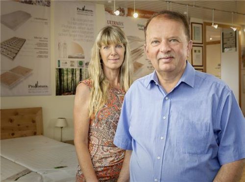 Naturverbunden mit hohem Qualitätsanspruch: Das Ehepaar Petra und Leonhard Steiner. Foto Claus Rammel