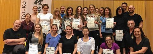 Selbstbehauptung und Selbstverteidigung für Frauen