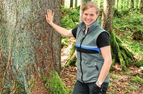 Sie liebt ihren Beruf und ist mit Leib und Seele Revierförsterin: Magdalena Häusler.Foto Lezius-Pratsch