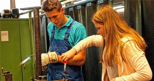 Sprungbrett Ausbildung im Chemiepark Trostberg