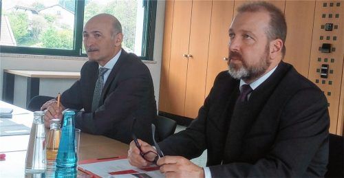 Stellten die aktuellen Zahlen der Wasserburger Kreissparkasse vor: Vorstandsvorsitzender Peter Schwertberger und Vorstandsmitglied Mischa Schubert. Foto Weithofer