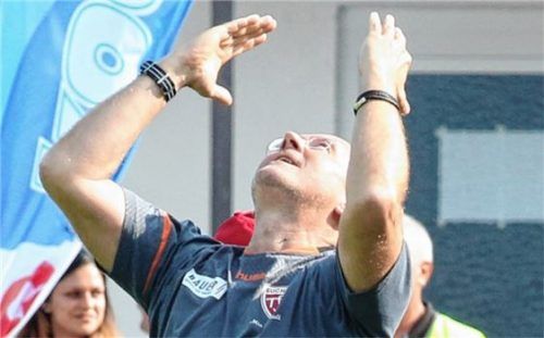 Überglücklich: Buchbachs Trainer Anton Bobenstetter nach dem Klassenerhalt.Foto Buchholz