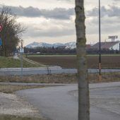 Der Lockruf von BMW: Vaterstetten und Erding konkurrieren