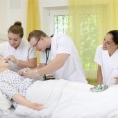 Pflege im Trainingslabor