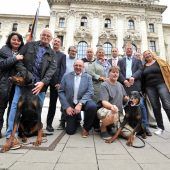 Dobermann-Verein zerfleischt sich
