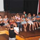 Kleines Instrument, großer Erfolg: Über 100 Besucher beim ersten Ukulele-Festival im Prambsstadl