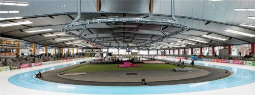 Beste Eisbedingungen finden die Teilnehmer in der Inzeller Max-Aicher-Arena vor. Foto  Wukits