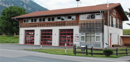Als möglicher Standort für einen Mobilfunkmast kommt in Nußdorf auch das Gerätehaus der Feuerwehr in Betracht. Foto Steffenhagen