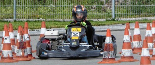 Bei der Fahrt durch die Pylonen waren viel Geschick und gutes Auge erforderlich.Foto Nowak