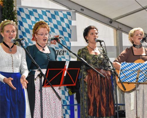 Brachten die Besucher singend zum Lachen: die „Scheinheiligen“ aus Bad Feilnbach. Foto ru