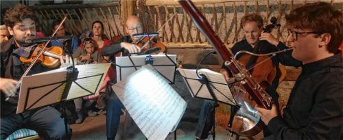 Brachten die Rauchalm zum Schwingen (von links): Iason Keramidis (Violine), Burkhard Sigl (Viola), Floris Mijnders (Cello) und Raffaelle Giannotti (Fagott) . Foto Kirchner