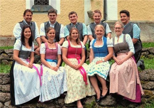Der Festausschuss des Greimhartinger Jugendvereins, der aktuell 135 Mitglieder zählt.