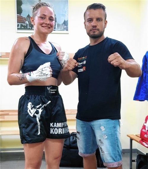 Deutsche Kickbox-Meisterin: Ramona Raps mit ihrem Coach Nino Kornhass.