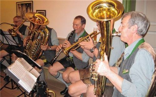 Die „Hanslboarischen“ hatten in der „Alten Zollstation“ ein Heimspiel.Foto igr
