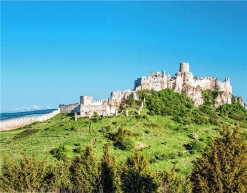 Die Zipser Burg im Nordosten der Slowakei. Foto visitbratislava.com und slovakia.travel