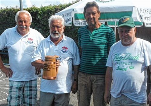 Erneut siegreich: die Stockschützen des ASV Happing. Foto re