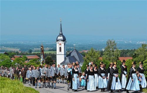 Feierliche Prozessionen in Söllhuben und Stephanskirchen