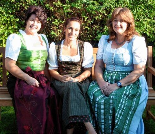 Machen als Team mit neuen Ideen außerhalb der Schule weiter (von links): Claudia Schubert (Erste Vorsitzende), Marianne König (Dritte Vorsitzende) und Martina Himmelreich, Zweite Vorsitzende und Schatzmeisterin. Foto re