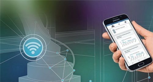 Maschinendaten direkt aufs Handy des Produktionsleiters: Höhenrainer-IT-Leiter Florian Kunze (kleines Bild) beschreibt, wie die smarte Industrie 4.0-Lösung die Alltagsarbeit entlastet. Fotos Mobile2b/re