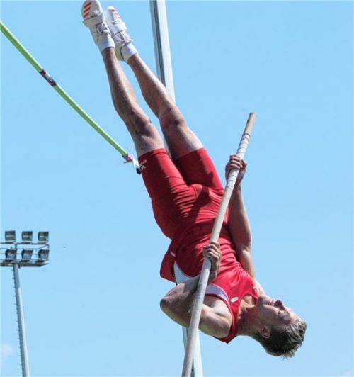 Maximilian Kurzbuch vom TSV Wasserburg gewann Bronze im Männer-Stabhochsprung.