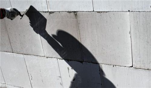 Mithilfe von Förderkrediten will die Gemeinde Riedering die Neubauten Feuerwehrhaus und Kindergarten so günstig wie möglich realisieren. Foto dpa