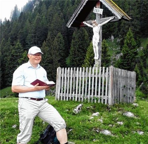 Pfarrer Guido Seidenberger am Brünnstein.Foto niessen