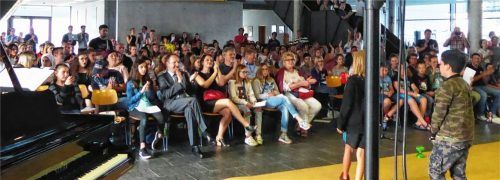 Riesenbeifall für die jungen Talente an der Pauline-Thoma-Schule. Die Abendveranstaltung war ein voller Erfolg.