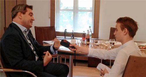 Schüler interviewt Ministerpräsidenten