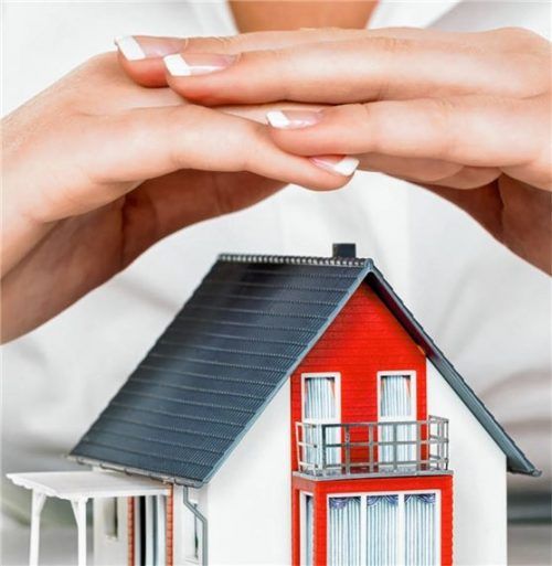 Sich wieder beschützt und sicher fühlen im eigenen Zuhause: Das wünschen sich Opfer einer Straftat. In jedem Fall gehört es dazu, den Einbruchschutz an Fenstern und Türen gezielt zu verbessern. Foto  djd/LISTENER Sicherheitssysteme GmbH/shutterstock