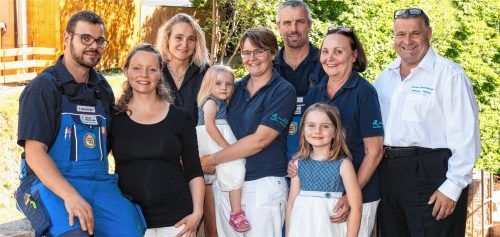 Spezialisten für Sanitär und Heizung: das Familienunternehmen von Hannes Riesenberger feiert 25. Jubiläum. Der Bad Feilnbacher Betrieb zeichnet sich durch jahrelange Erfahrung und Qualität, individuellen und professionellen Service aus.