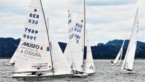 Starboote bei Distriktmeisterschaft am Chiemsee. Foto Niessen