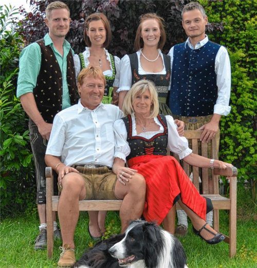 Verlässlicher Partner im Holzbau für private Bauherren, Gewerbe, Kommunen und Landwirtschaft: Albert Latein und seine Familie.