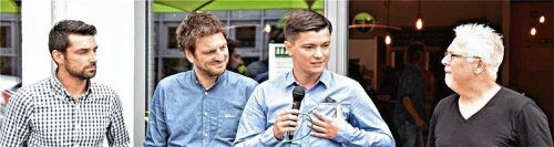 Vorstellung des neuen Sechziger-Trainergespanns in der Rosenheimer Vinothek Hacker: Von links: Co-Trainer Thomas Kasparetti, Vorstandsmitglied und Moderator Nico Foltin, der neue Coach Ogi Zaric und der neue Torwarttrainer Stefan Kotisch. Foto  Ziegler