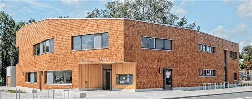 Vorzeigeprojekt der Sozialen Stadt: das Bürgerhaus Happing. Viel Applaus gibt es in den Stadtteilen, wenn Bürger Feste gestalten – ein inhaltlicher Schwerpunkt in den Quartieren. Fotos re