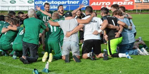 Yasin Temel, gestern Torschütze zum 1:0, schreit im Kreis die Freude über den Klassenerhalt heraus. Foto Ruprecht
