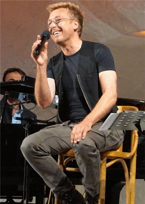 22 Lieder, 16 verschiedene Sprachen: Max Müller zeigte sich wahrhaft international. Foto Pillatzki